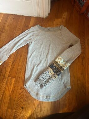 Free People light gray knit top with patterned cuff